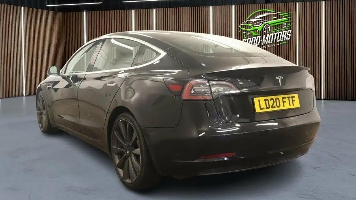 2020-tesla-model-3-e-performance-big-6
