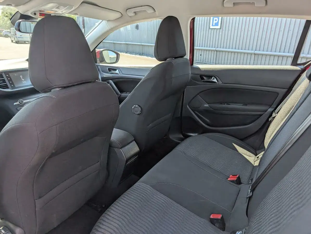 2014-peugeot-308-16hdi-active-big-5