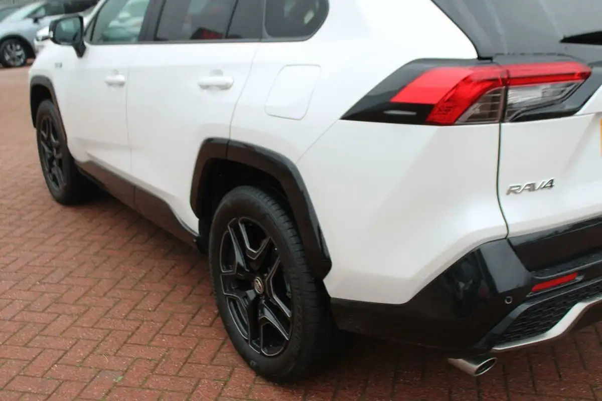 2024-toyota-rav4-25-vvt-i-gr-sport-302bhp-plug-in-big-10