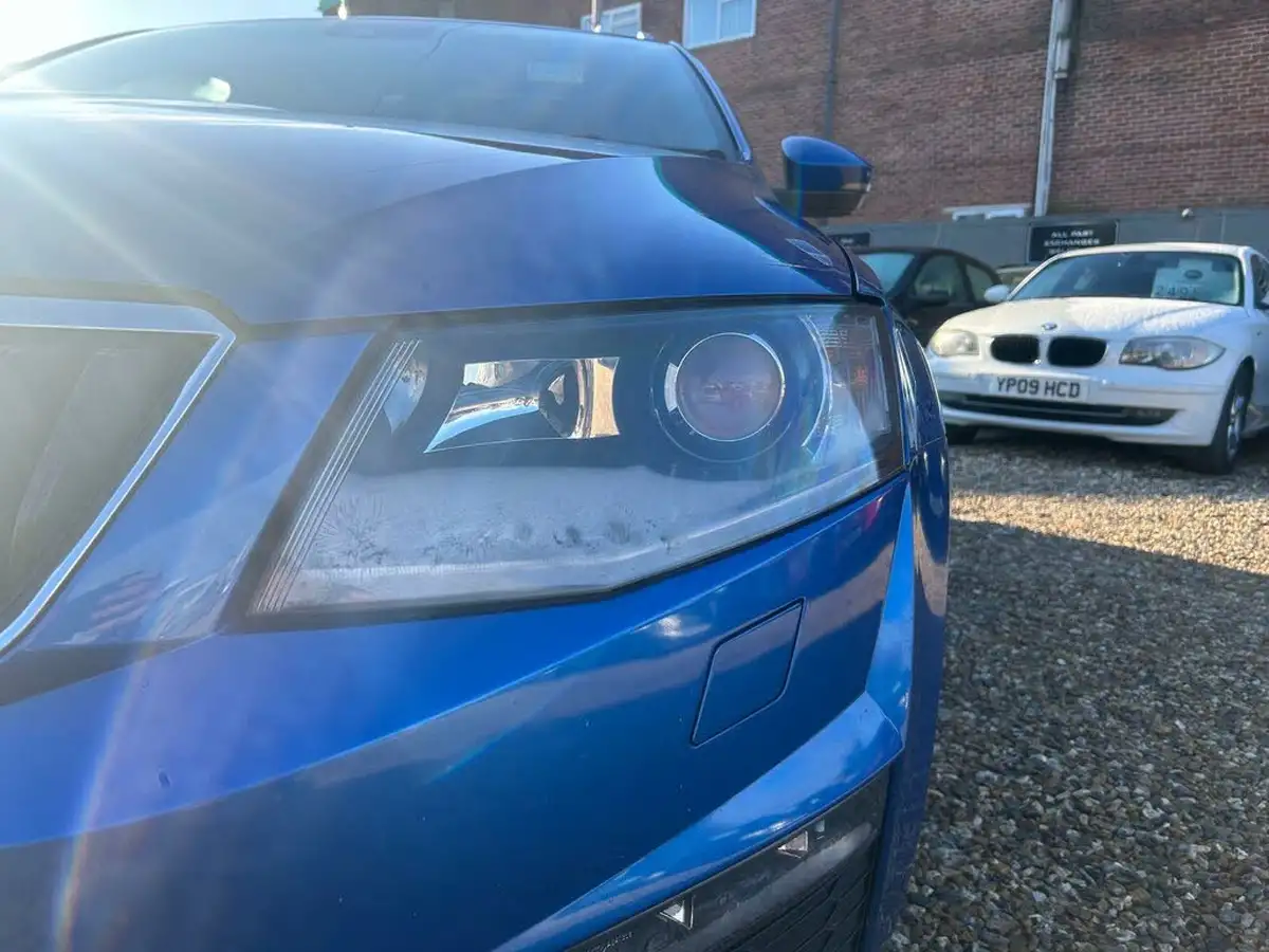 2014-skoda-octavia-20tdi-vrs-estate-dsg-big-69