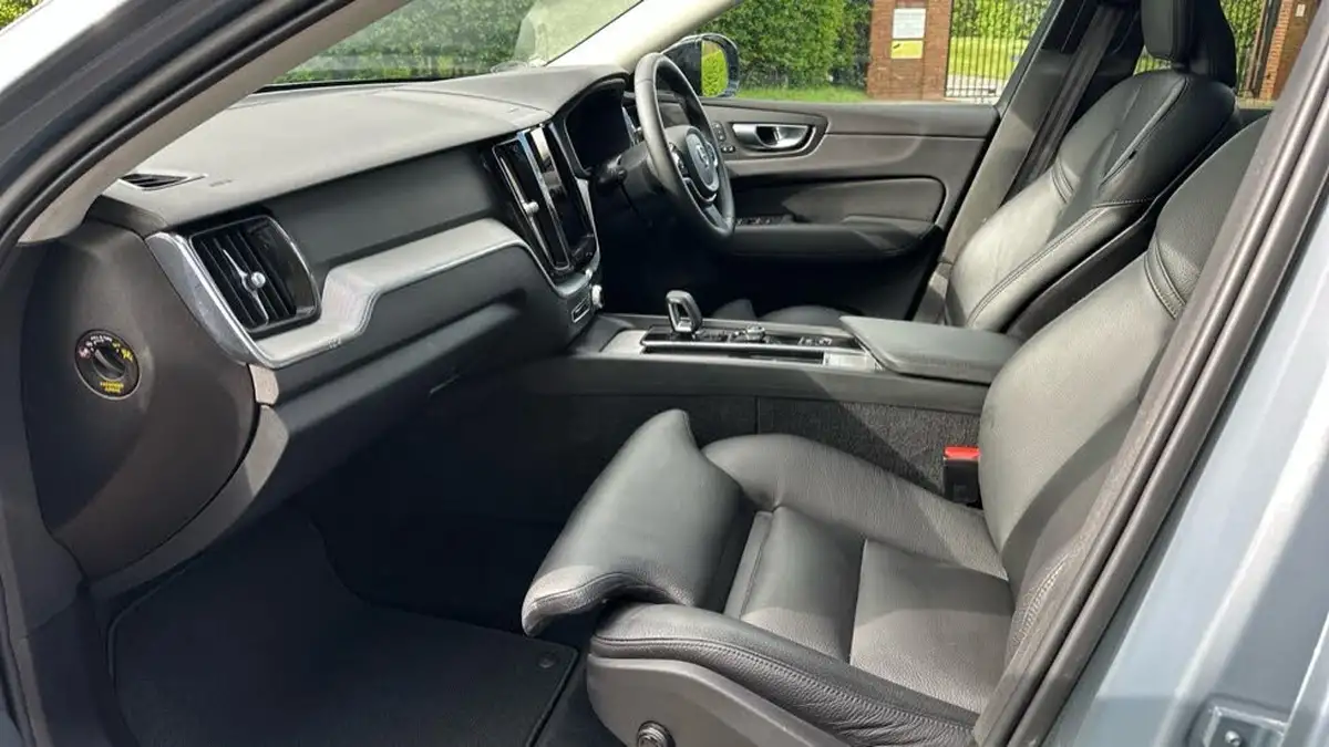2024-volvo-xc60-20-b5-plus-big-31