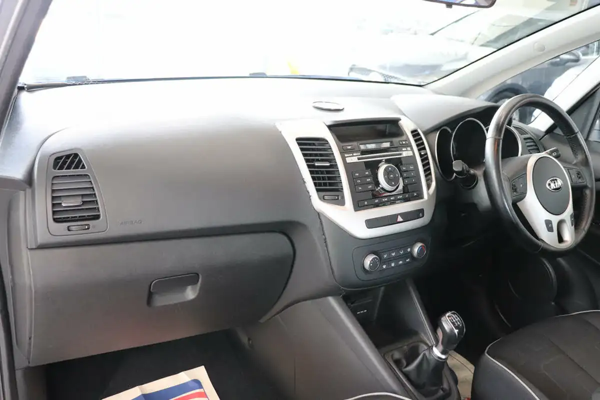 2017-kia-venga-14-2-big-40