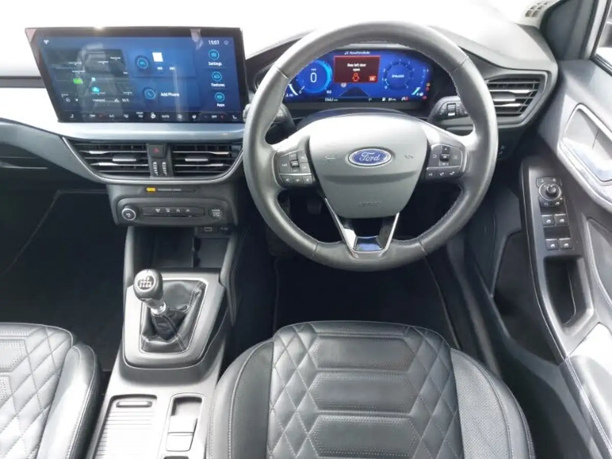 2022-ford-focus-10t-active-vignale-155ps-hybrid-mhev-hatchback-big-6