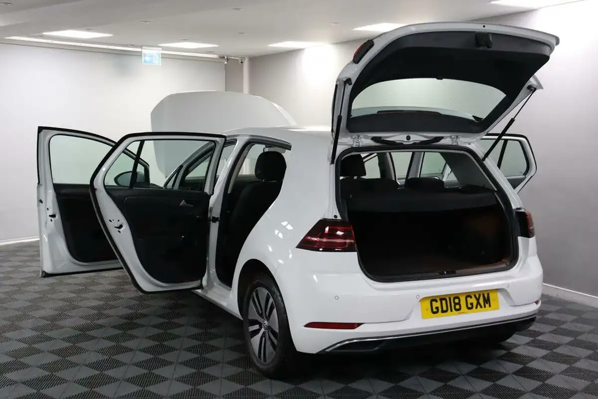 2018-volkswagen-golf-e-e-golf-big-16