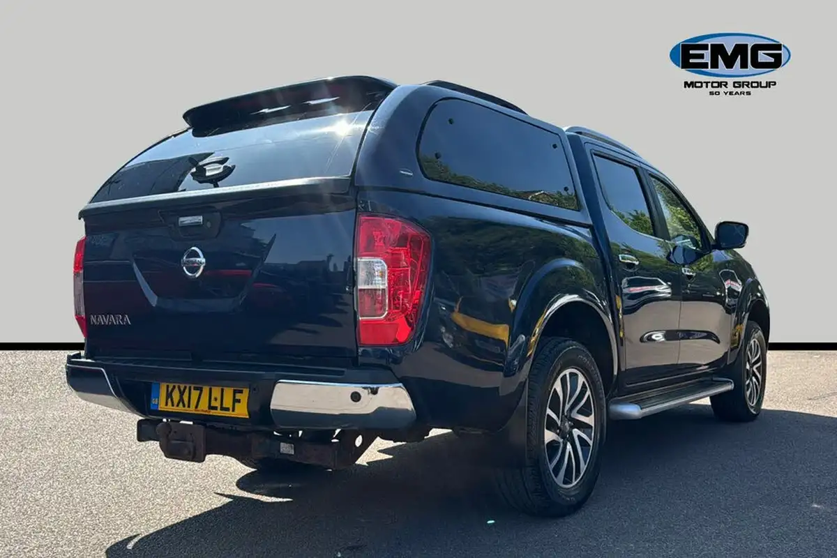 2017-nissan-navara-23dci-tekna-auto-big-5