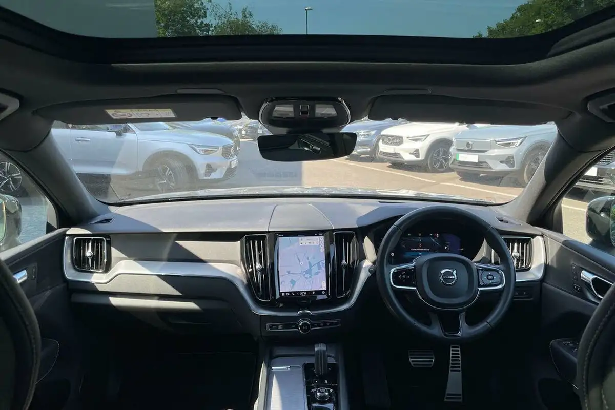2021-volvo-xc60-20-t8-r-design-pro-455bhp-plug-in-hybrid-big-2