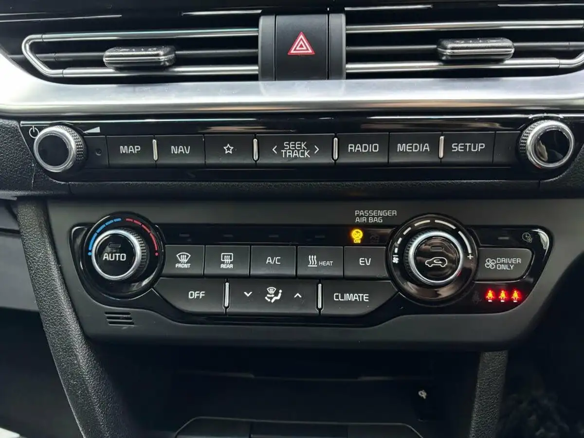 2020-kia-e-niro-ev-4-big-15