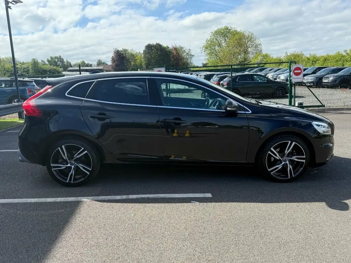 2019-volvo-v40-20-t3-r-design-pro-big-7