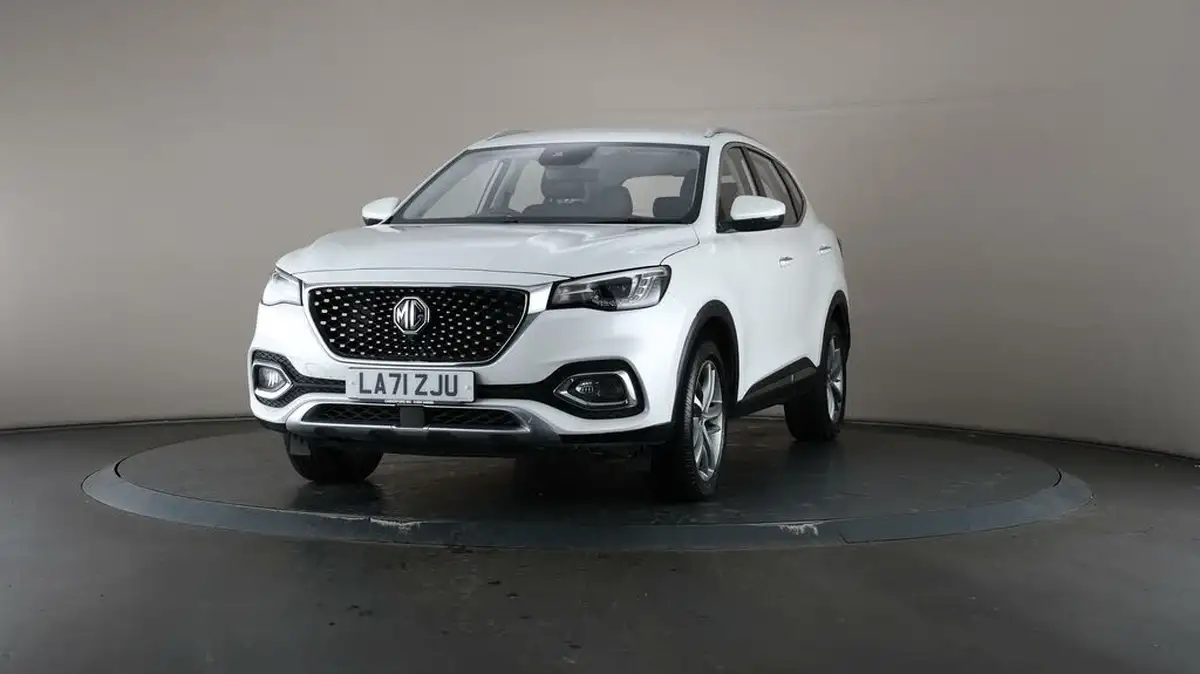 2022-mg-hs-15t-gdi-excite-162ps-big-39