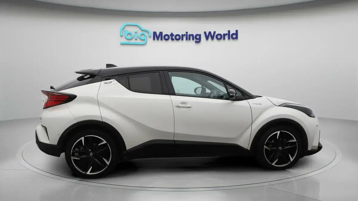 2022-toyota-c-hr-18-vvt-i-gr-sport-big-8
