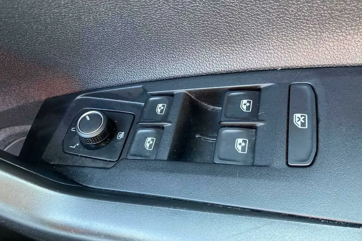 2021-volkswagen-polo-10-tsi-match-dsg-big-22