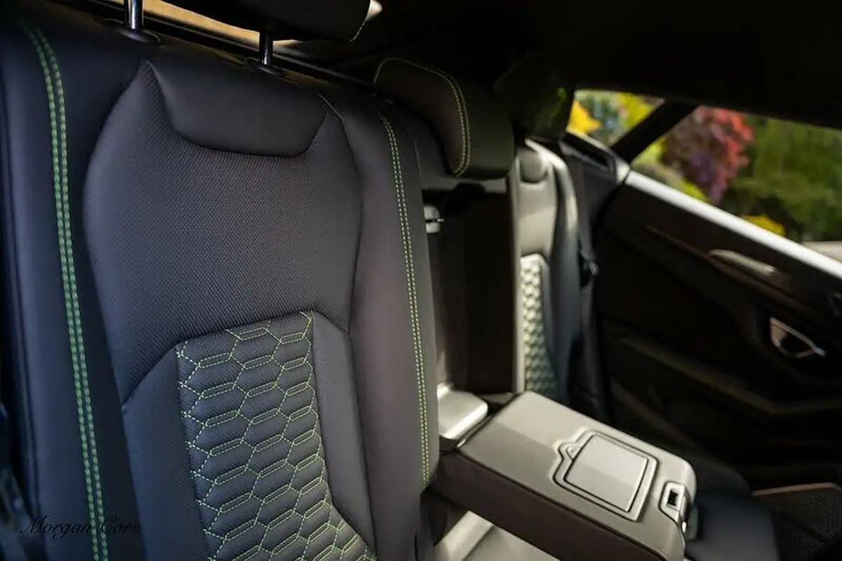 2021-lamborghini-urus-40-no-trim-big-40