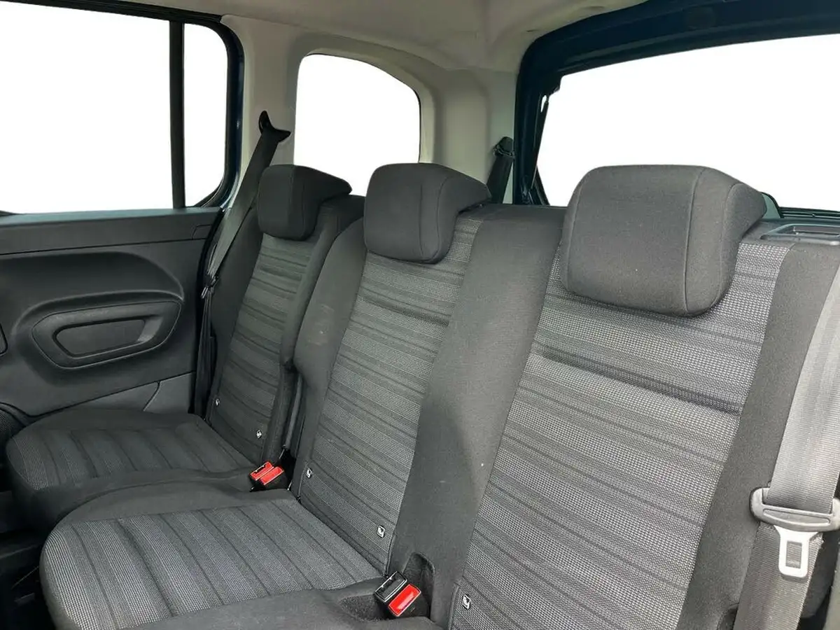 2022-vauxhall-combo-life-15-se-100ps-big-10