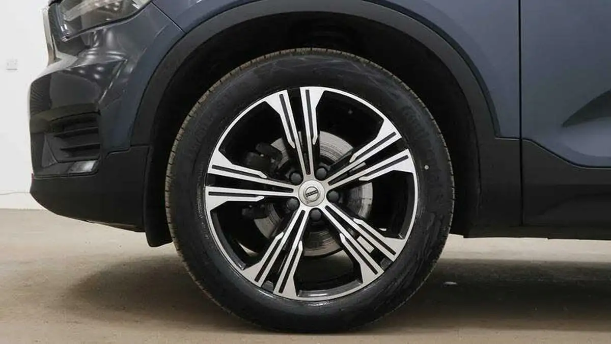 2022-volvo-xc40-20-b4-inscription-awd-big-15
