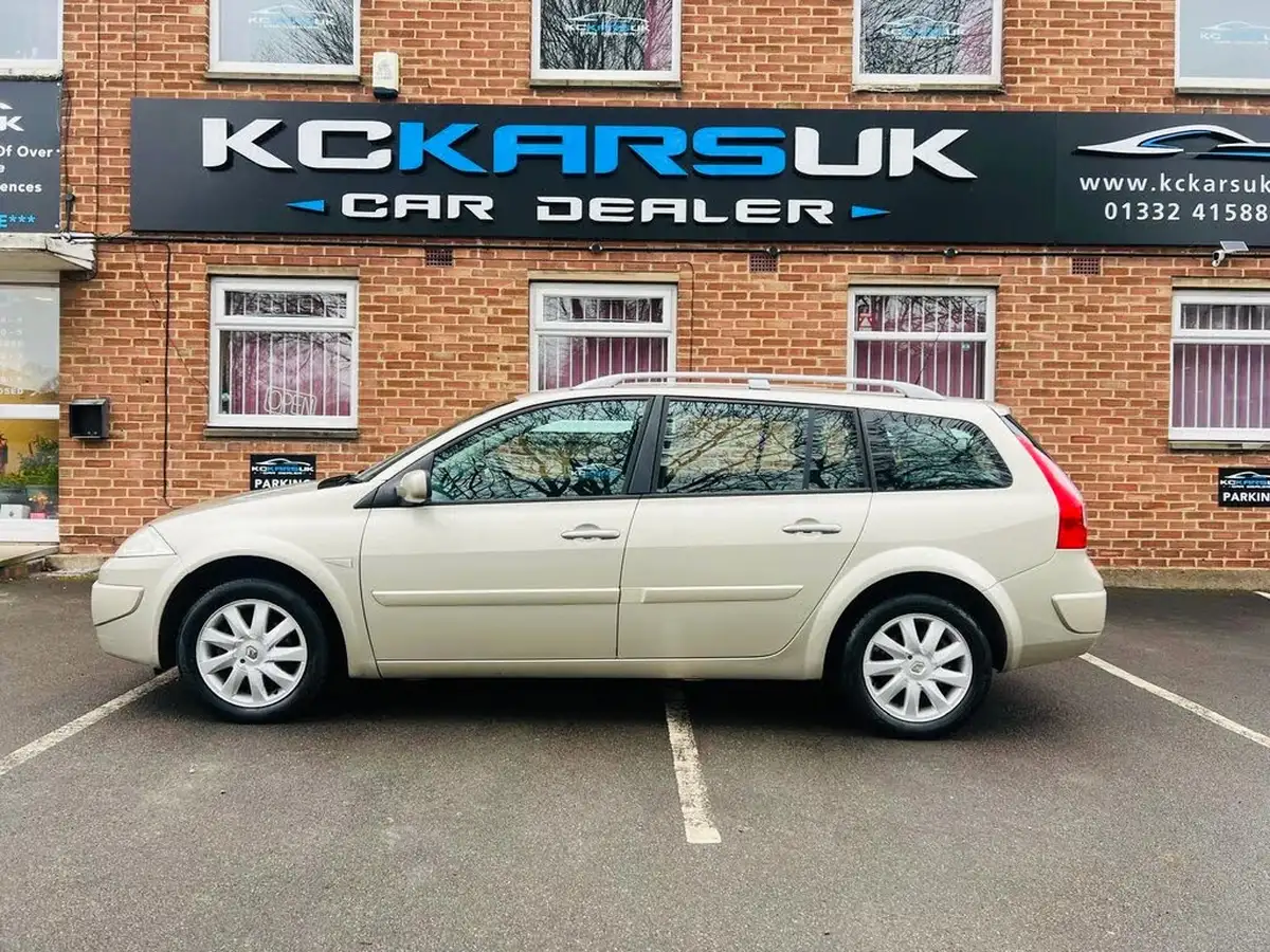 2008-renault-megane-19td-dynamique-s-non-estate-5d-big-67