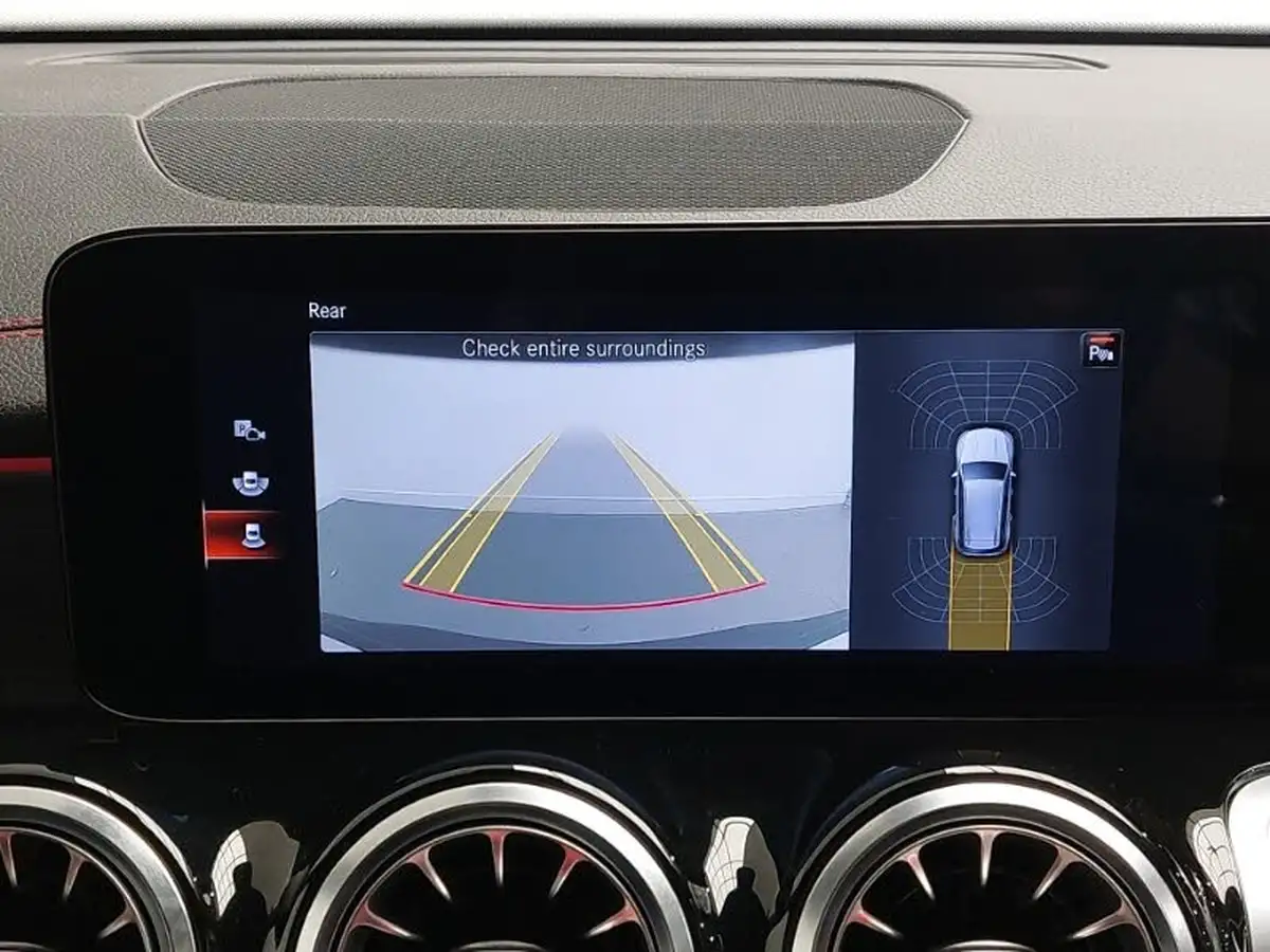 2022-mercedes-benz-eqb-e-eqb-300-amg-line-big-16