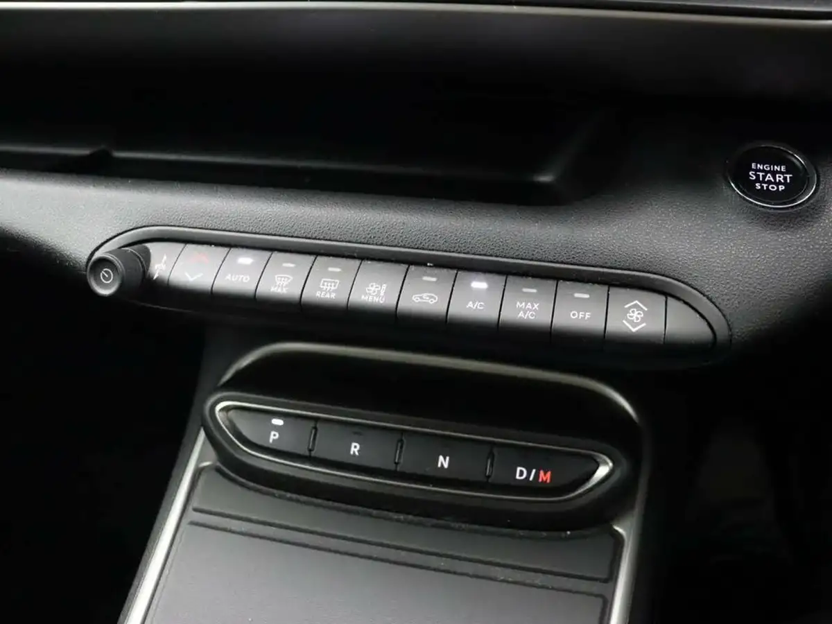 2024-jeep-avenger-12-gse-summit-e-hybrid-48v-auto-big-28