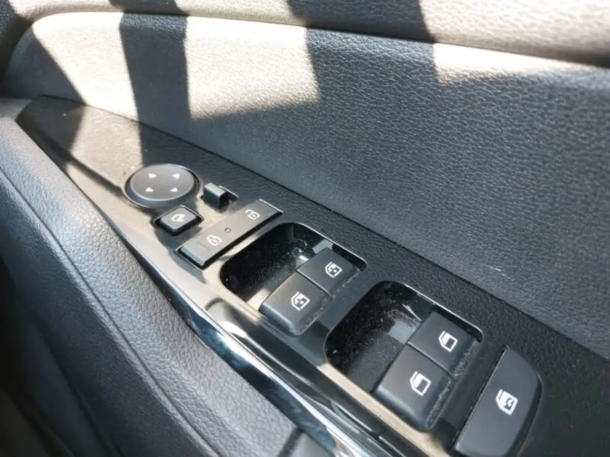 2023-kia-sportage-16-t-gdi-3-148bhp-big-13