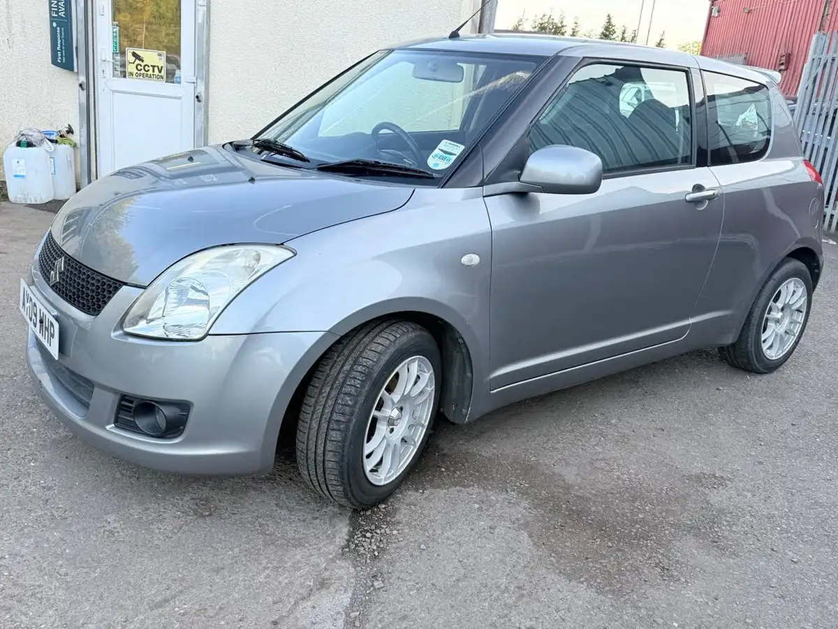 2009-suzuki-swift-13-attitude-big-8