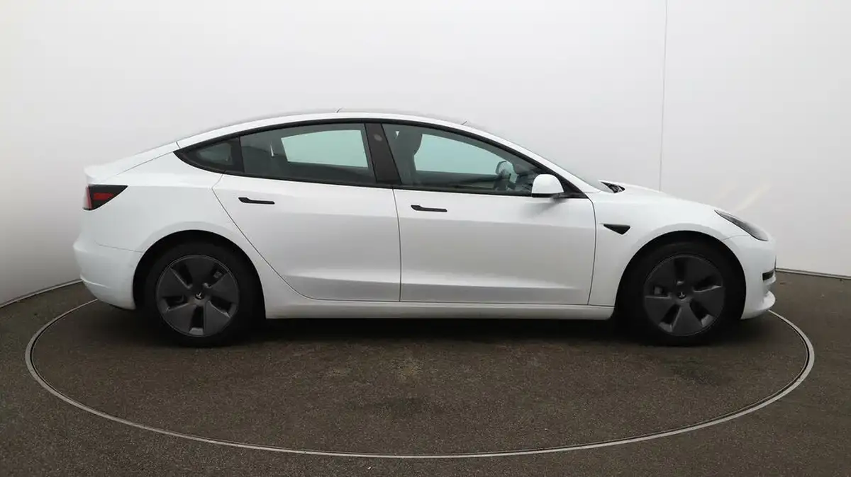 2021-tesla-model-3-e-standard-plus-big-47