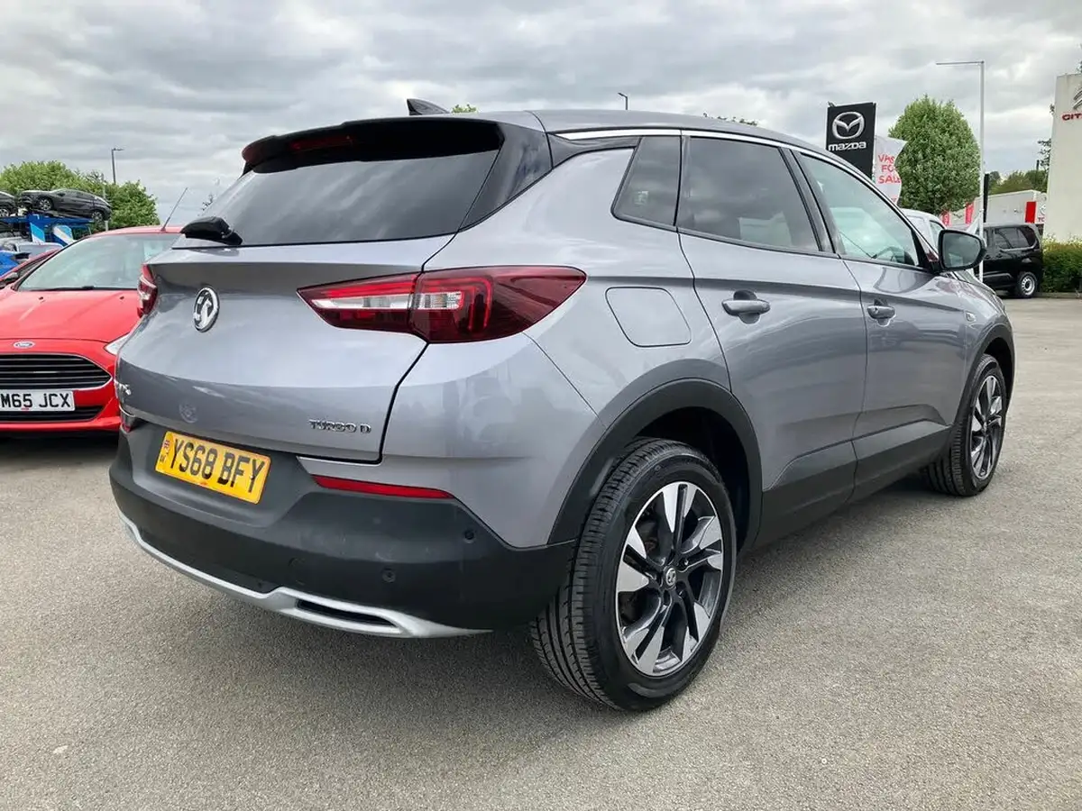 2018-vauxhall-grandland-x-15td-sport-nav-big-24