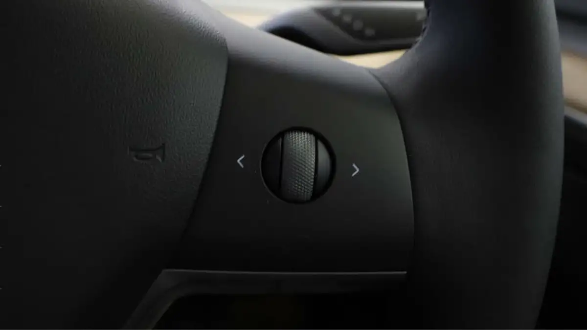 2022-tesla-model-3-e-long-range-big-23