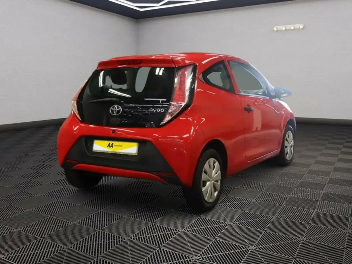 2015-toyota-aygo-10-vvt-i-x-3d-big-3