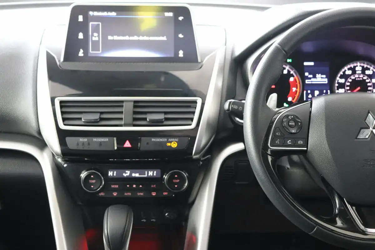 2018-mitsubishi-eclipse-cross-15-4-auto-big-14
