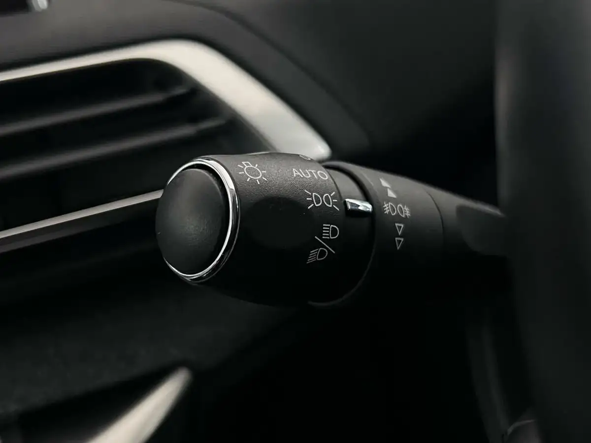 2019-peugeot-5008-suv-12-puretech-allure-eat8-big-19