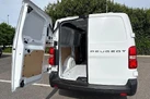 2024-peugeot-expert-15-bluehdi-professional-long-small-27