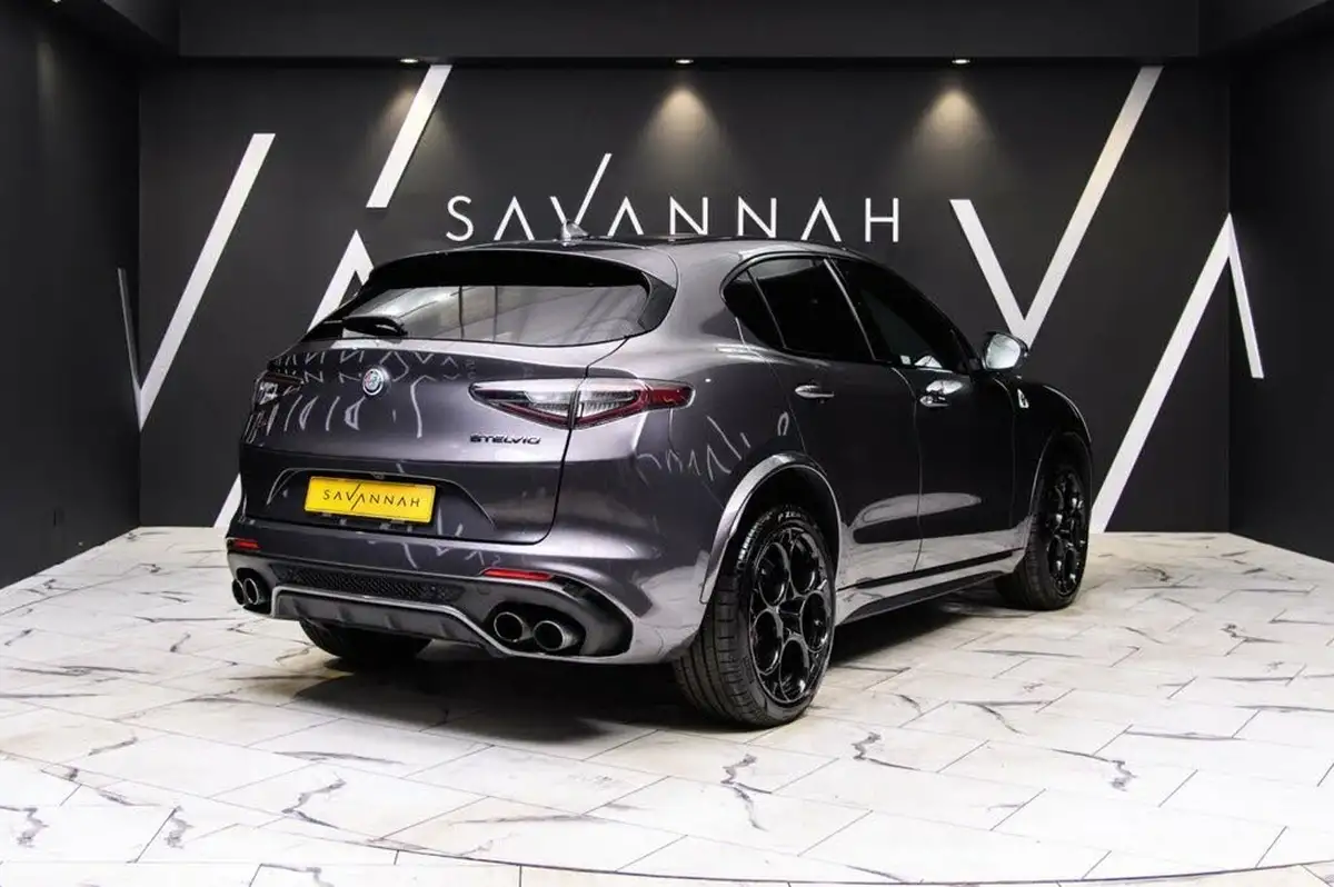 2021-alfa-romeo-stelvio-29-biturbo-quadrifoglio-big-27