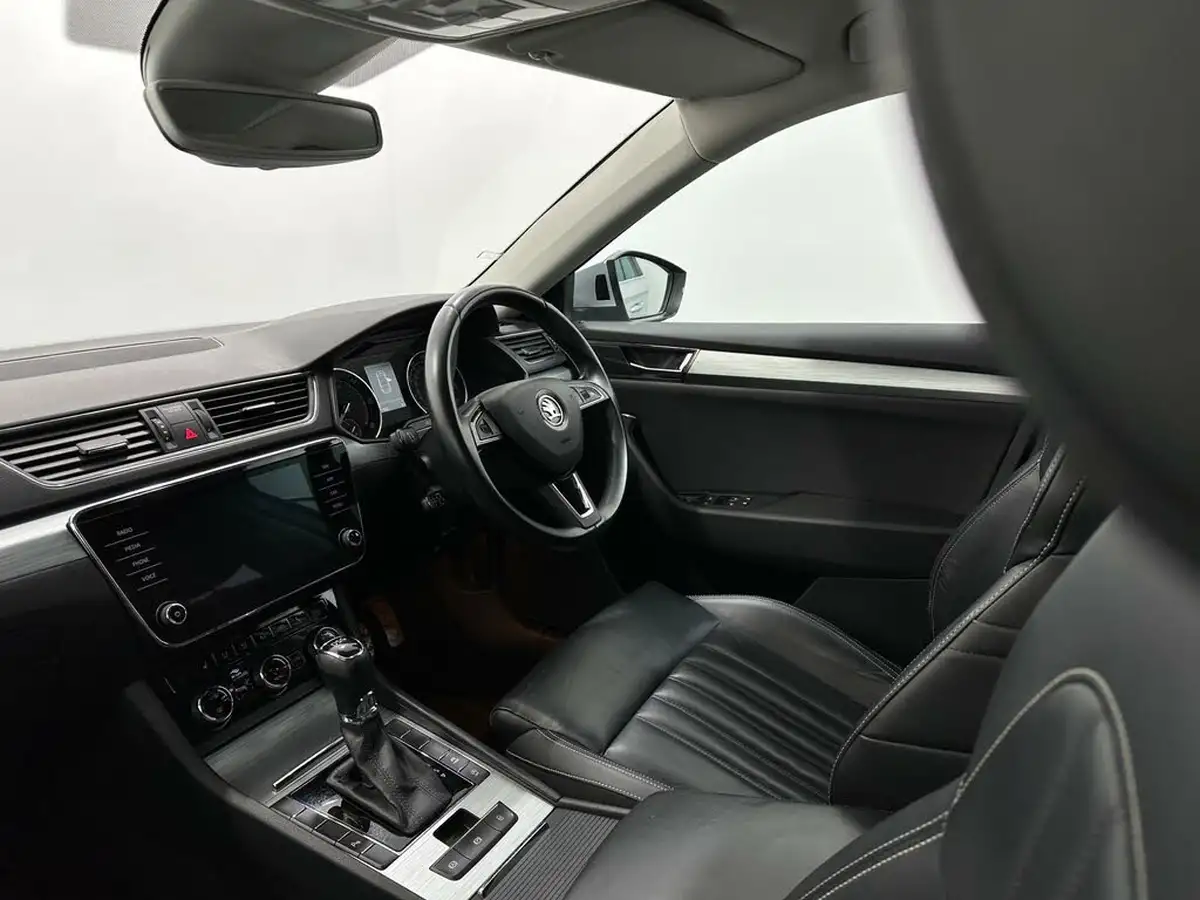 2020-skoda-superb-20tdi-se-technology-150ps-estate-dsg-big-28