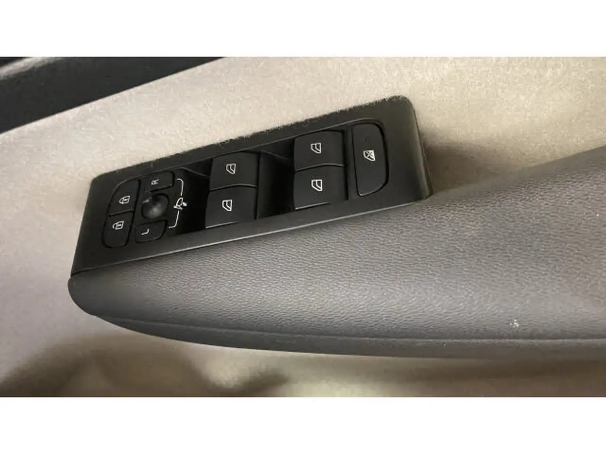 2021-volvo-xc40-15-t3-inscription-pro-161bhp-auto-big-23