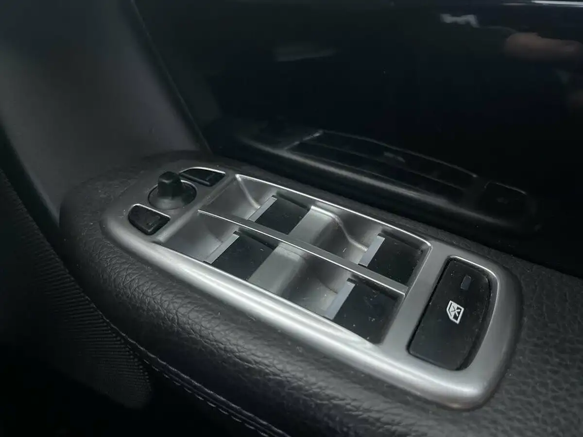 2014-jaguar-xf-22td-r-sport-200ps-sportbrake-5d-big-44