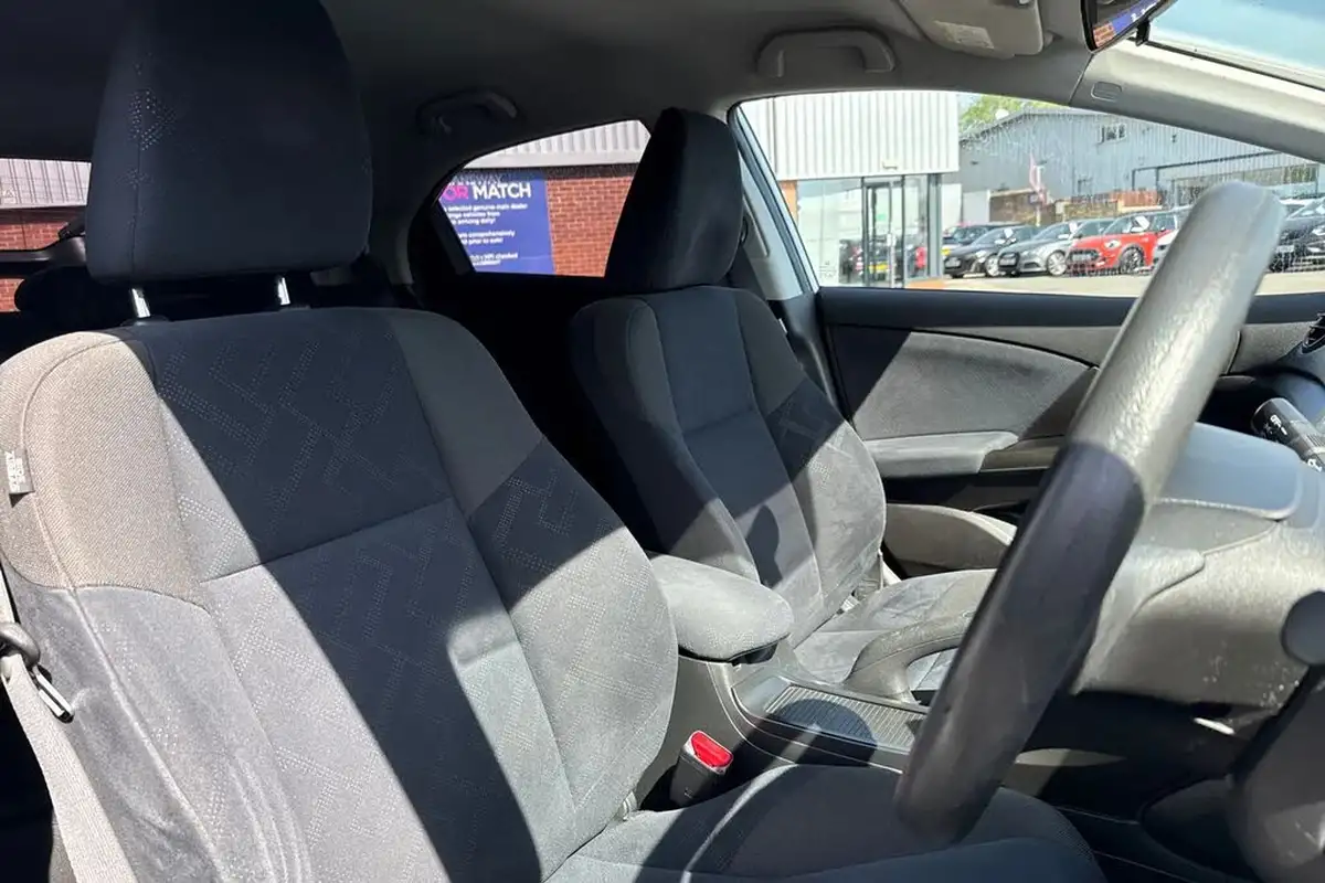 2013-honda-civic-18-se-big-23