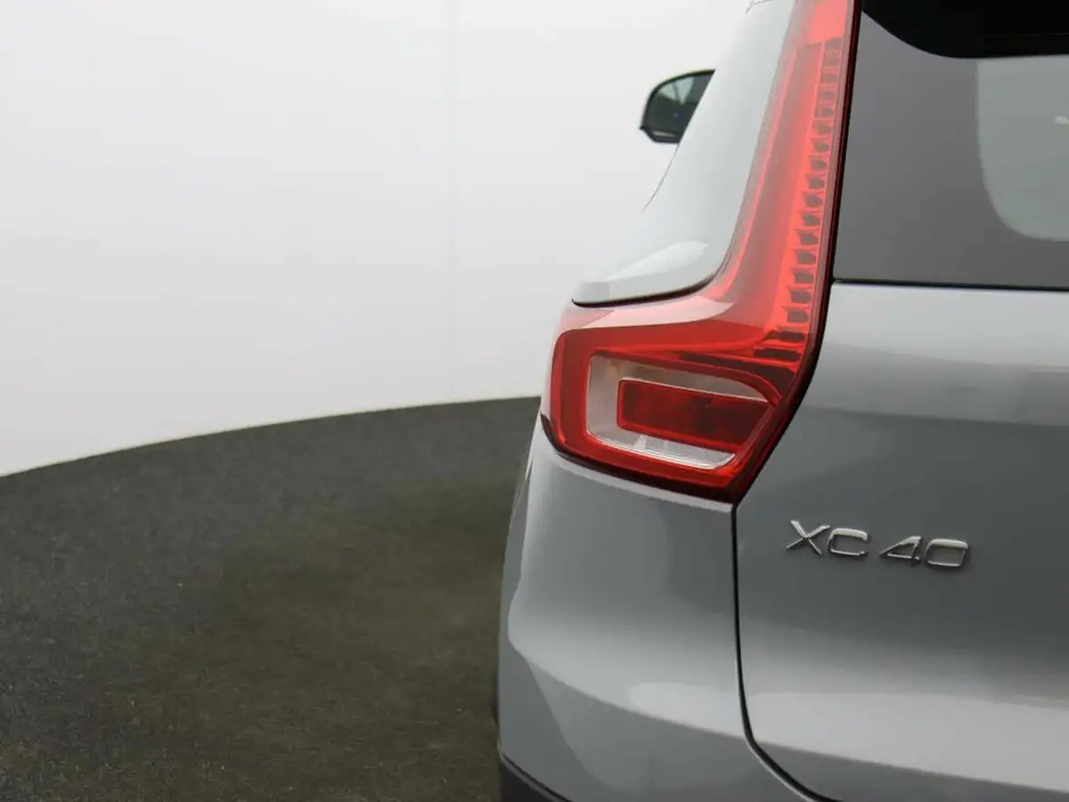 2023-volvo-xc40-20-b3-core-big-42