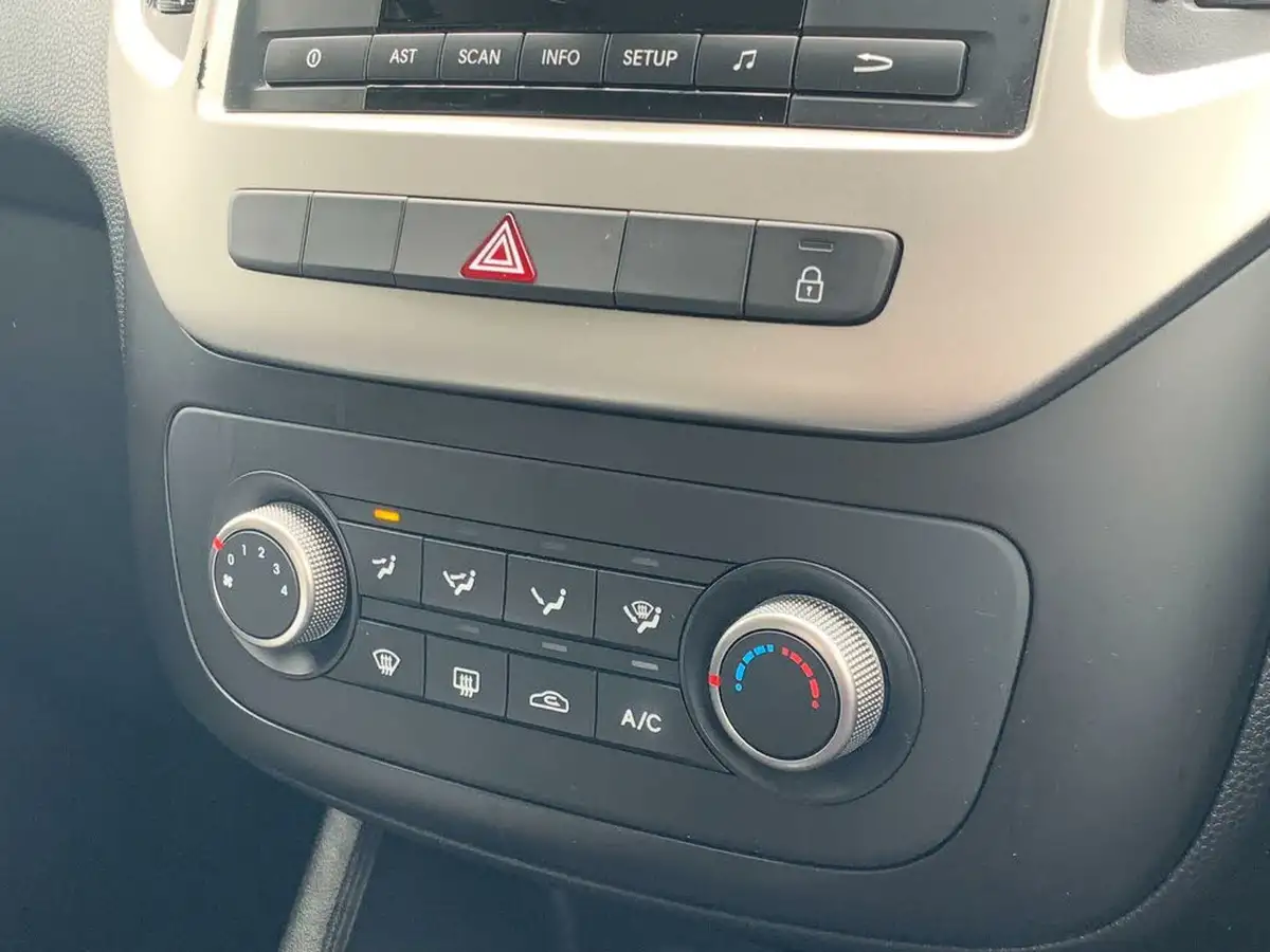 2016-kia-venga-14-2-big-14