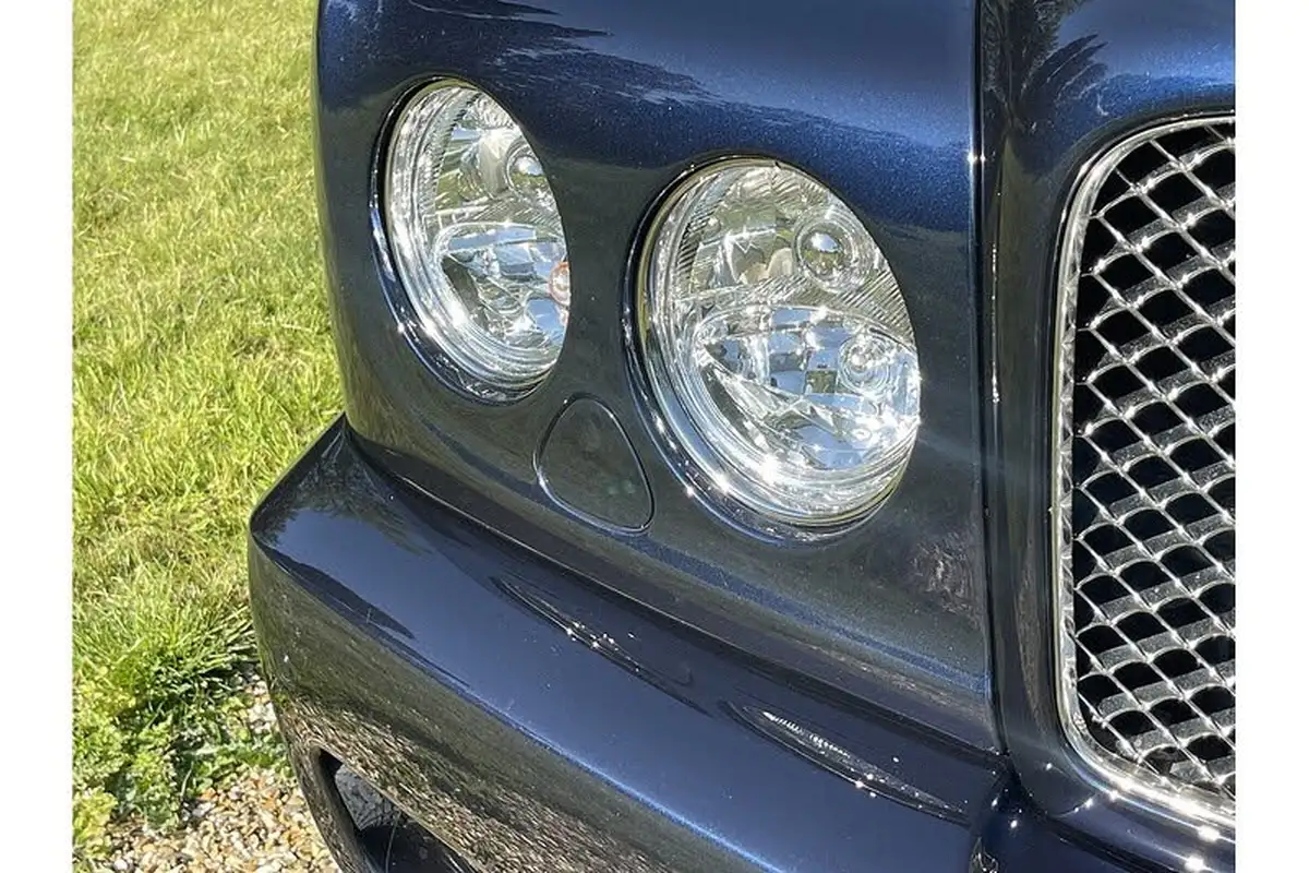 2006-bentley-azure-68-big-69