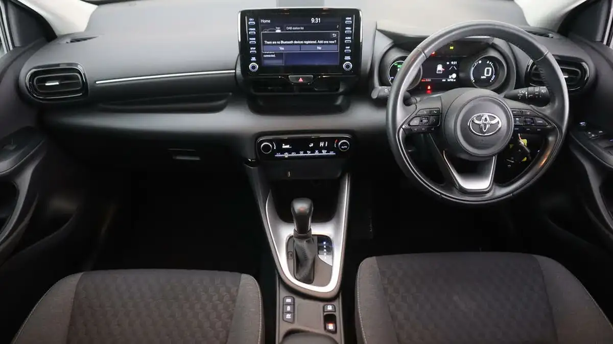 2023-toyota-yaris-15-vvt-i-design-big-11