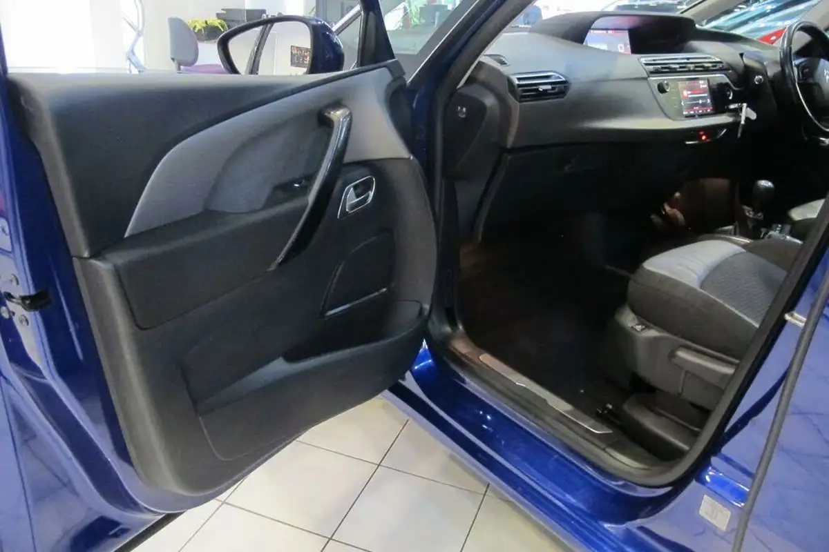 2018-citroen-grand-c4-picasso-16bluehdi-feel-big-41