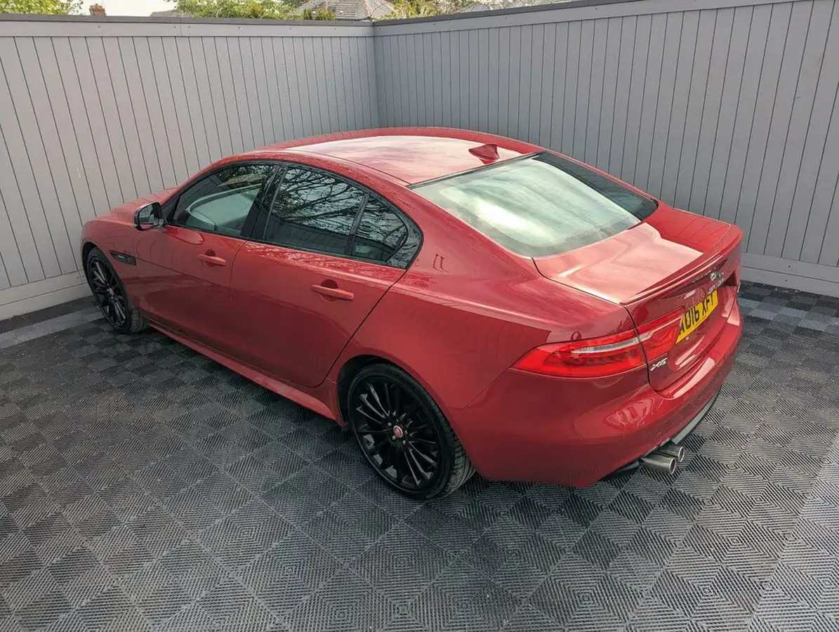 2016-jaguar-xe-20d-r-sport-180ps-auto-big-44