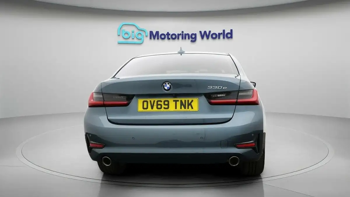 2019-bmw-3-series-20-330e-se-pro-big-5