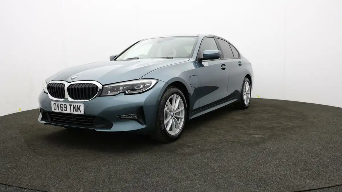2019-bmw-3-series-20-330e-se-pro-big-50