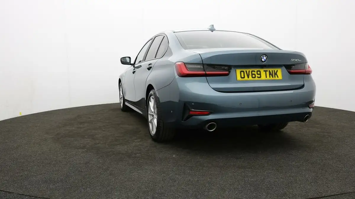 2019-bmw-3-series-20-330e-se-pro-big-22
