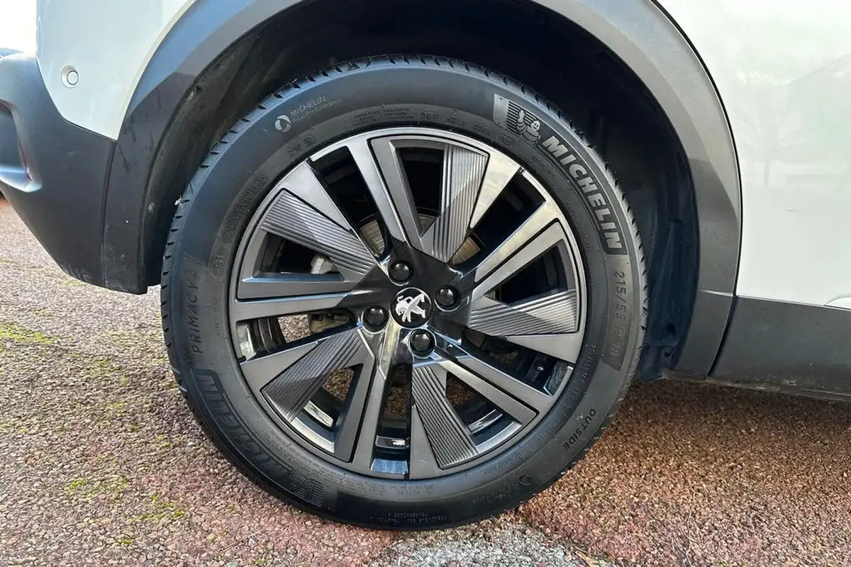 2021-peugeot-2008-suv-e-gt-premium-big-10