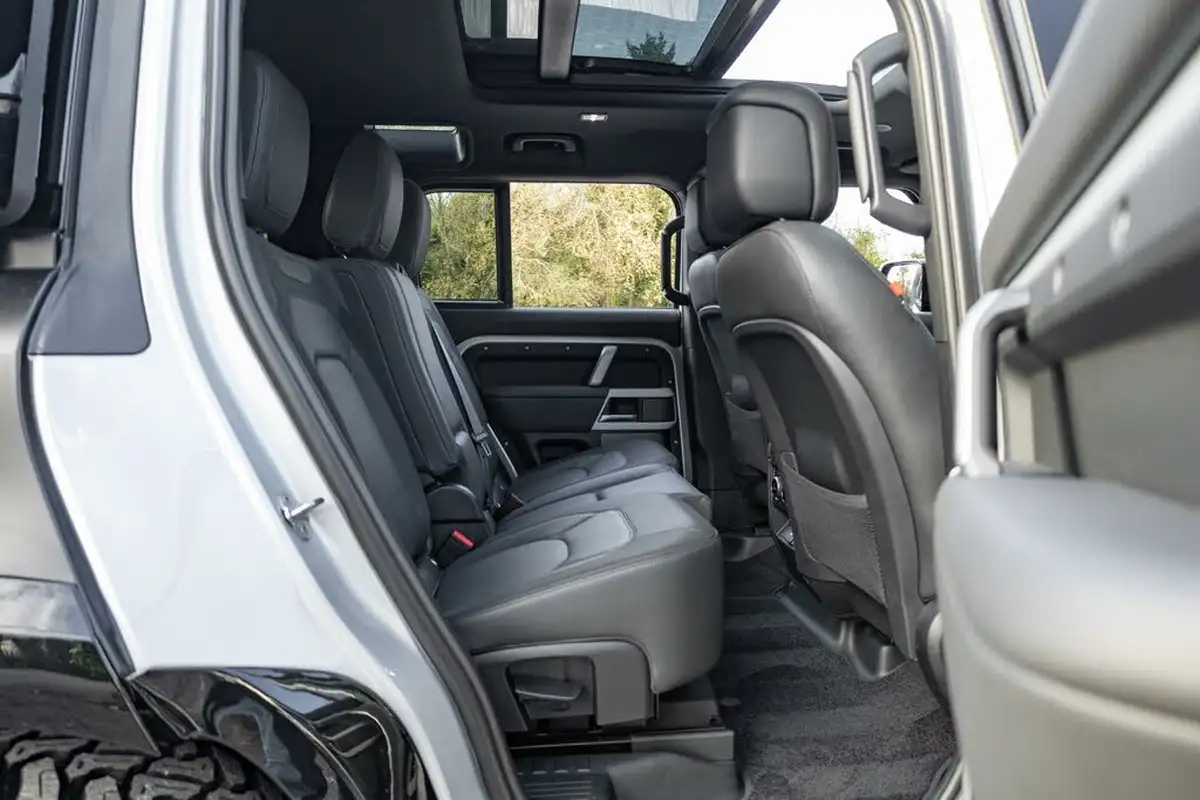 2023-land-rover-110-defender-30-d250-x-dynamic-se-big-5