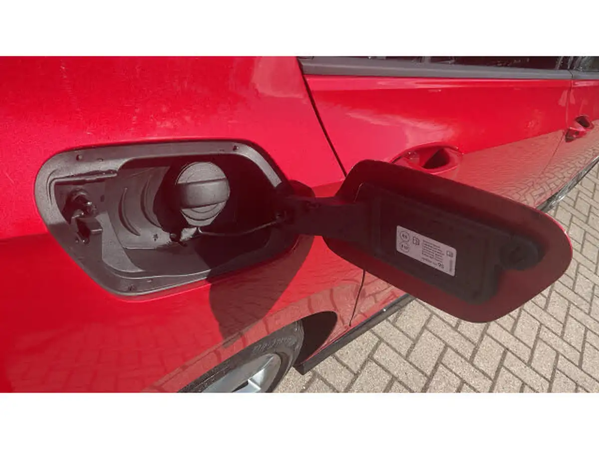 2022-volkswagen-golf-15-etsi-r-line-150ps-hatchback-big-24