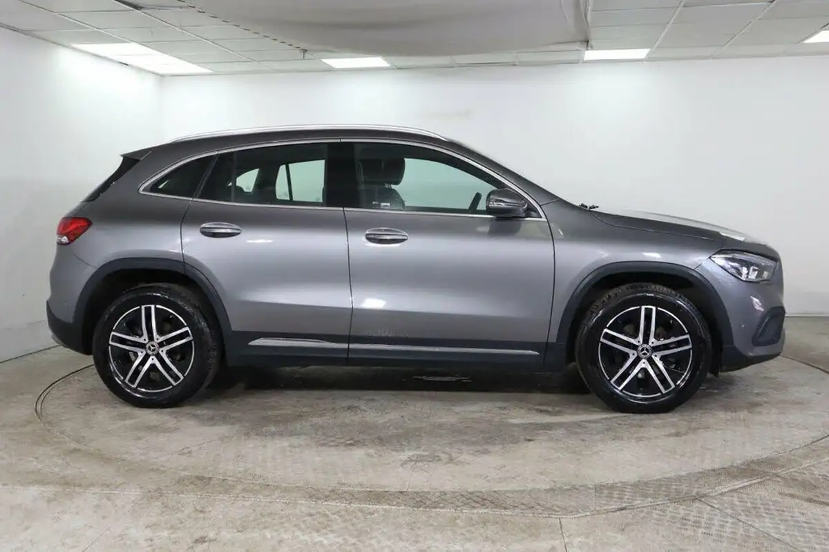 2023-mercedes-benz-gla-class-13-gla-200-sport-executive-station-wagon-big-9