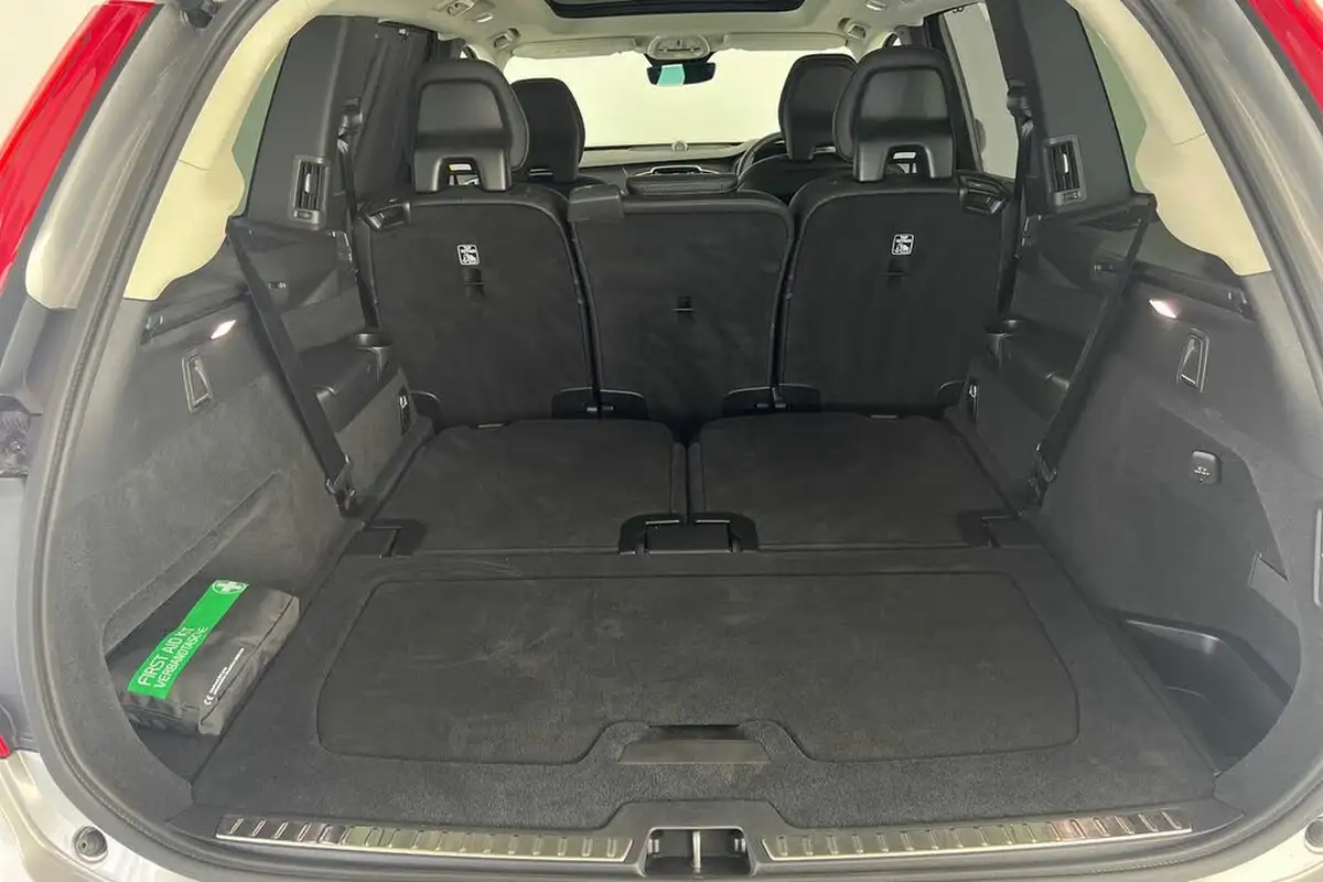 2024-volvo-xc90-20-t8-ultimate-dark-big-7