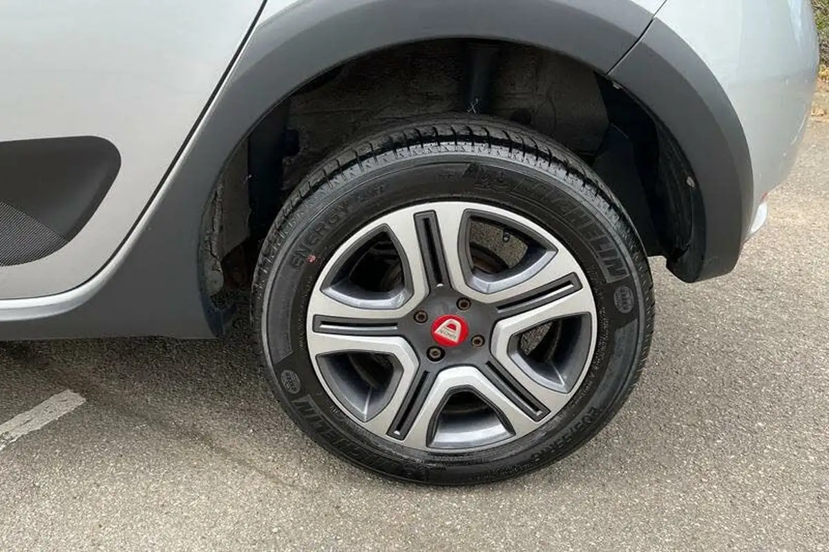 2019-dacia-sandero-stepway-09-tce-techroad-big-9